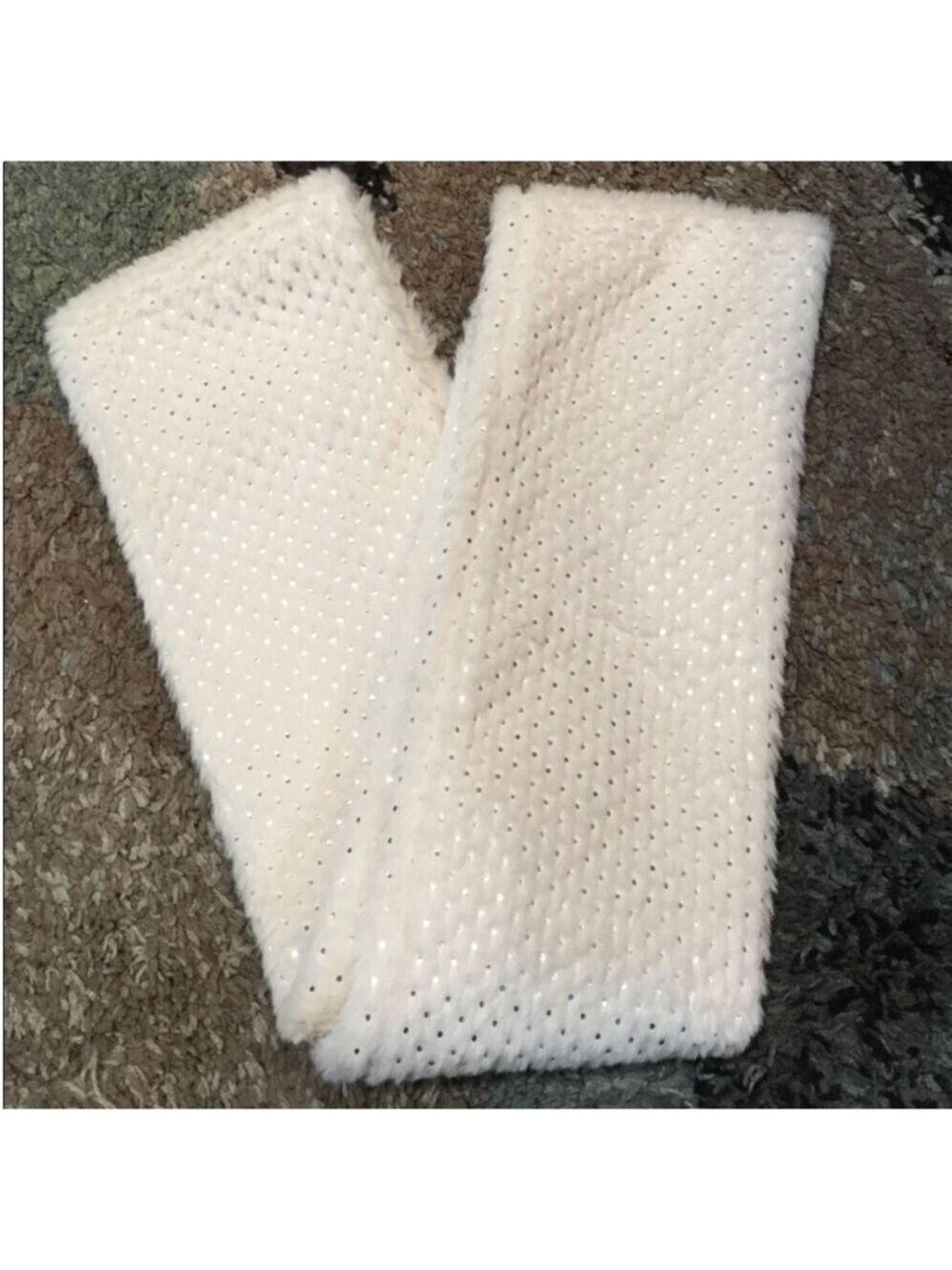 Apt 9 Woman’s infinity scarf ivory cream color with silver foiled dots
